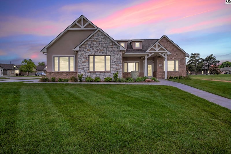 924 Veranda Cir, Mcpherson, KS 67460