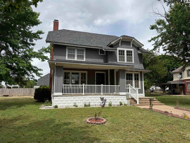 111 S Martin St, Turon, KS 67583