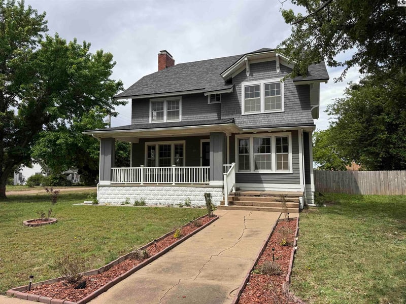111 S Martin St, Turon, KS 67583