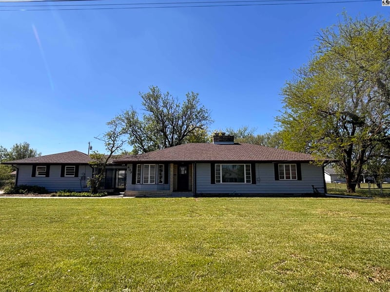 803 Grand Ave, Hillsboro, KS 67063