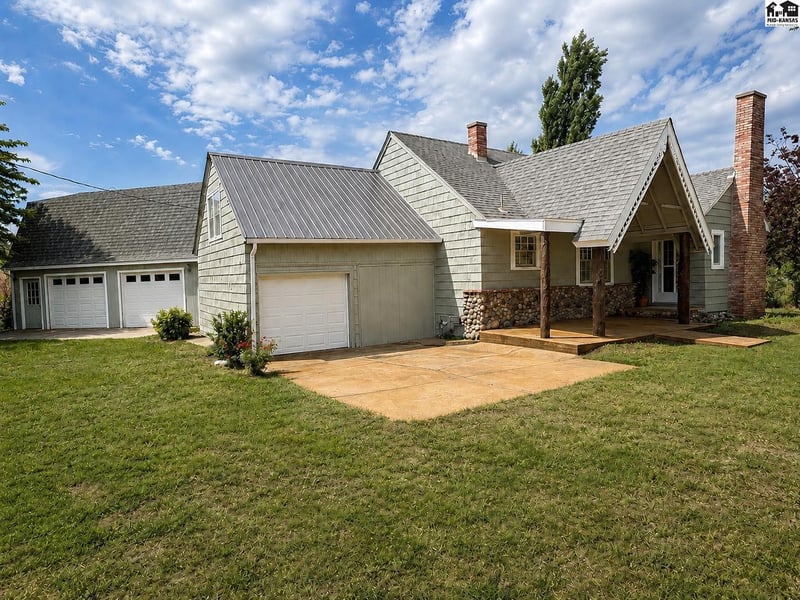 1507 26th Ave, Hutchinson, KS 67502