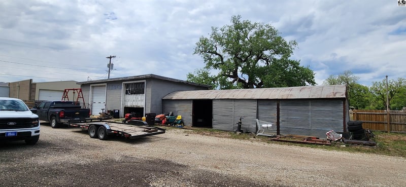 102 S 2nd St, Canton, KS 67428