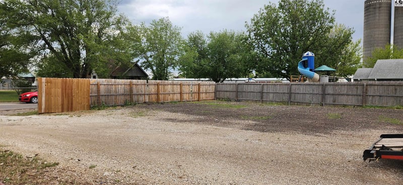 102 2nd St, Canton, KS 67428