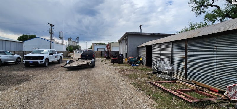 102 2nd St, Canton, KS 67428