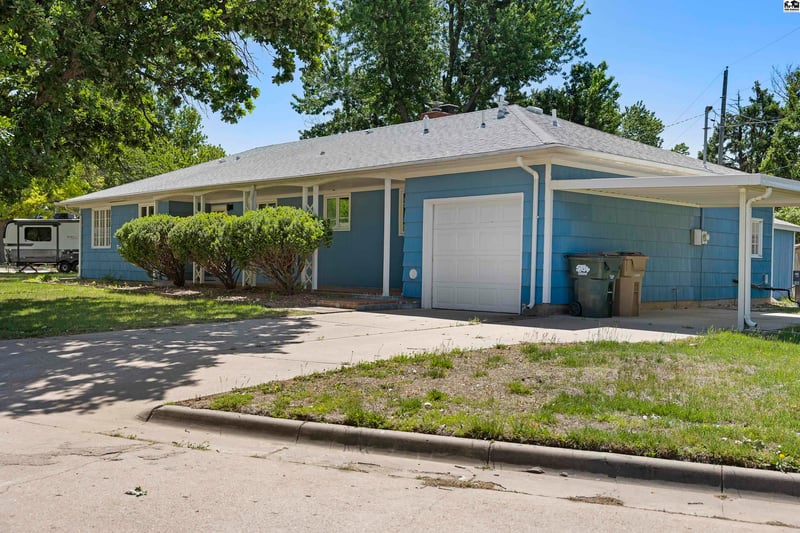 1001 Tobias Dr, Lyons, KS 67554