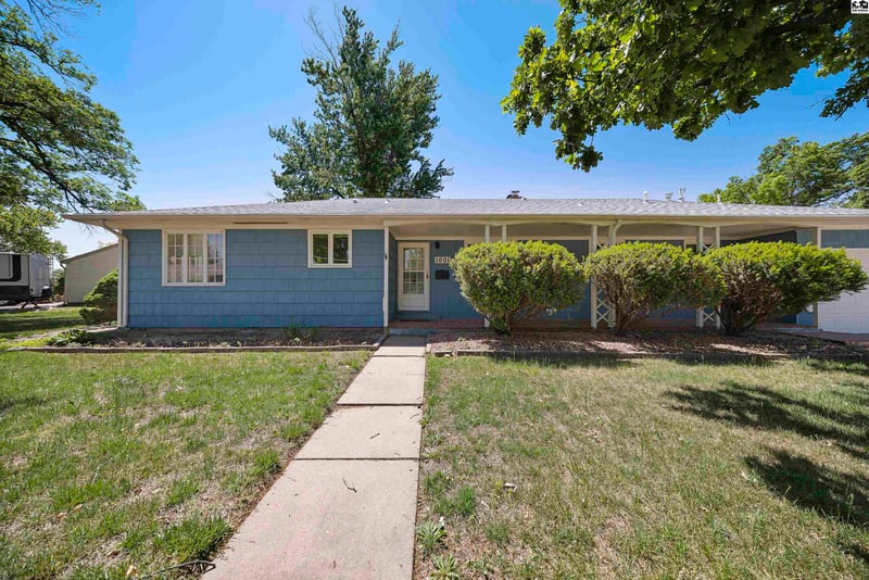 1001 Tobias Dr, Lyons, KS 67554