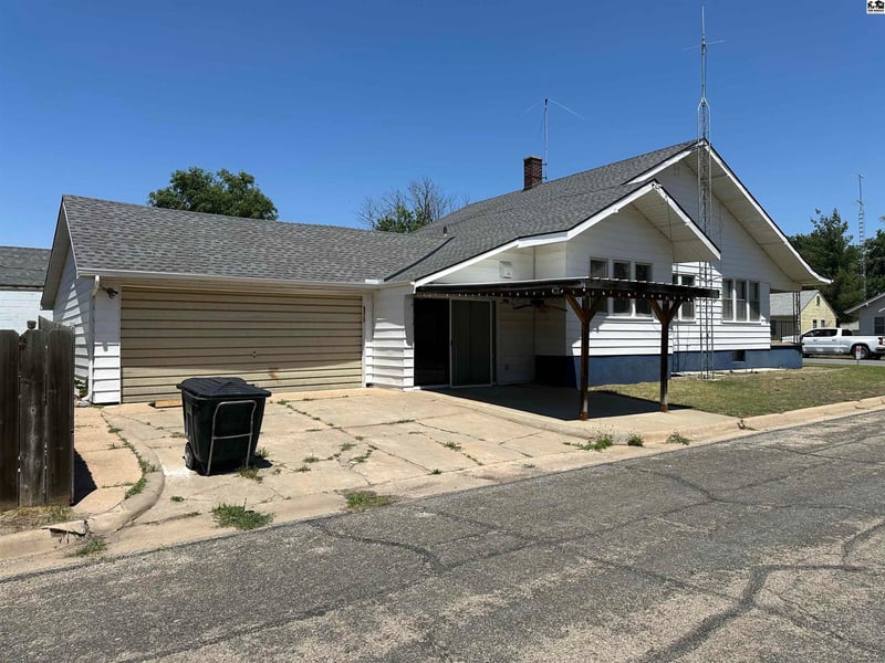 401 Stout , Pratt, KS 67124