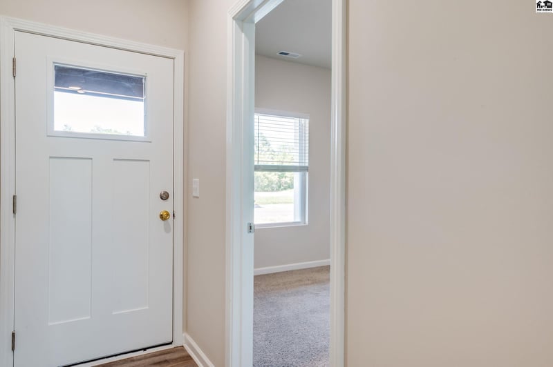 1005 Spring Creek Rd, Mcpherson, KS 67460
