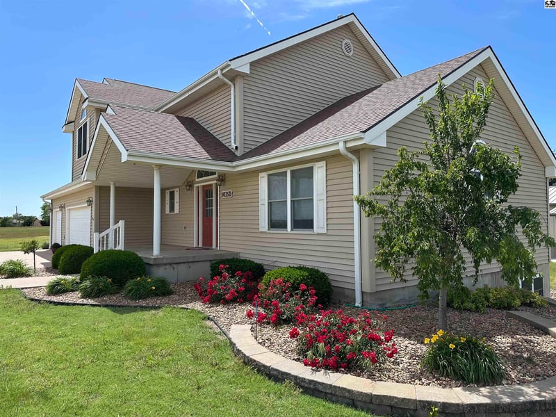 10350 Lakeview Dr, Pratt, KS 67124