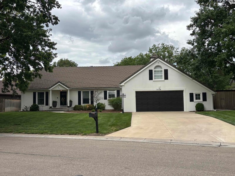 1456 Briarwood Ln, Mcpherson, KS 67460