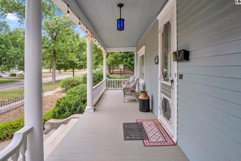 215 Walnut St, Mcpherson, KS 67460