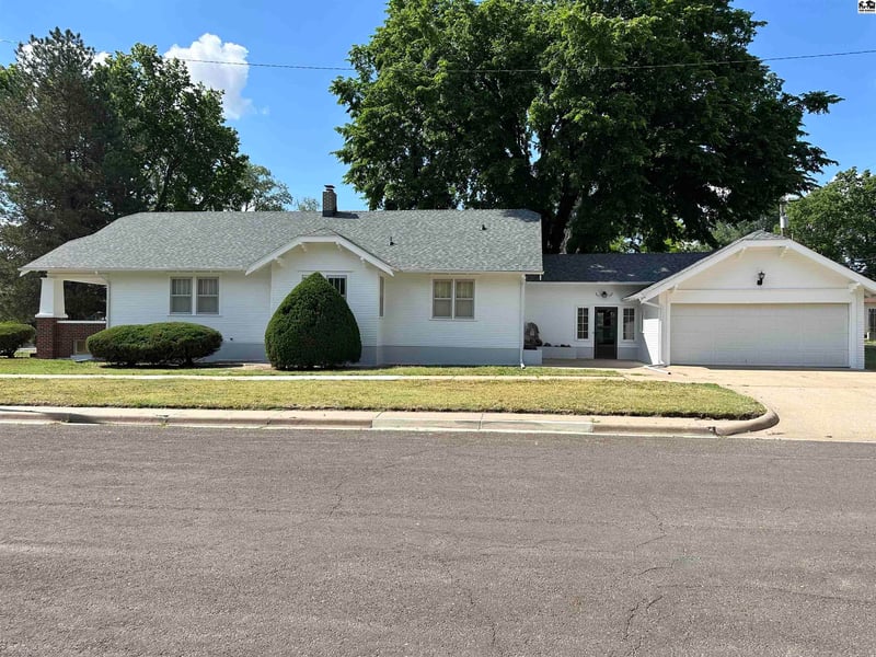 401 Mound St, Pratt, KS 67124