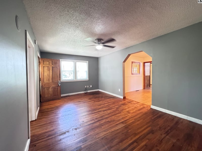 616 Avenue C, Hutchinson, KS 67501
