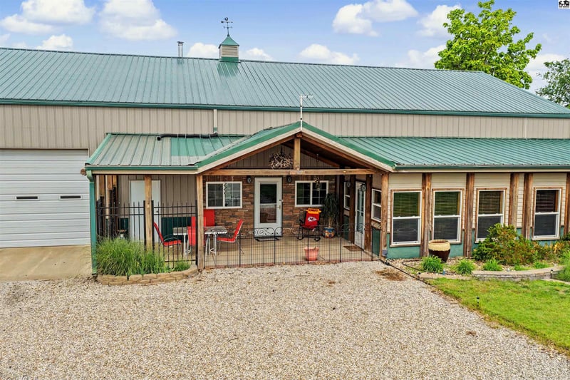31 Campbell Rd, Marquette, KS 67464