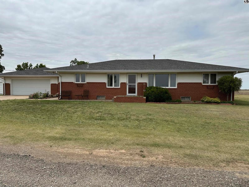 2147 Highway 400 , Mullinville, KS 67109