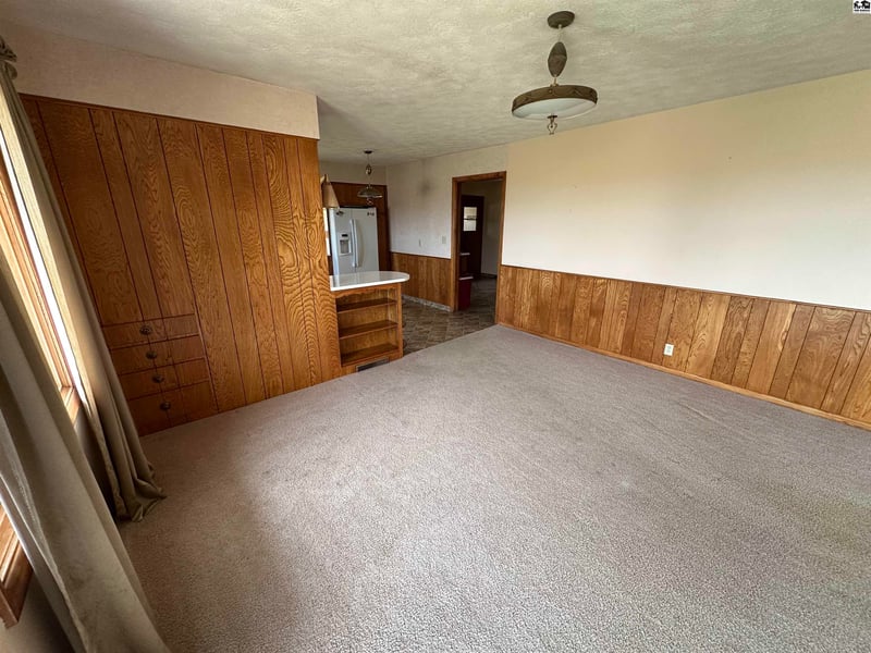 2147 Highway 400 , Mullinville, KS 67109