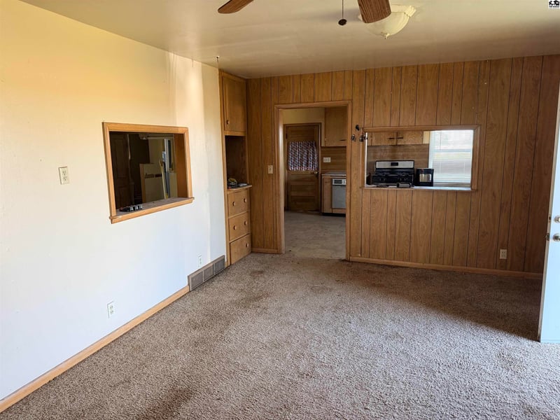2616 Kiowa Rd, Canton, KS 67428