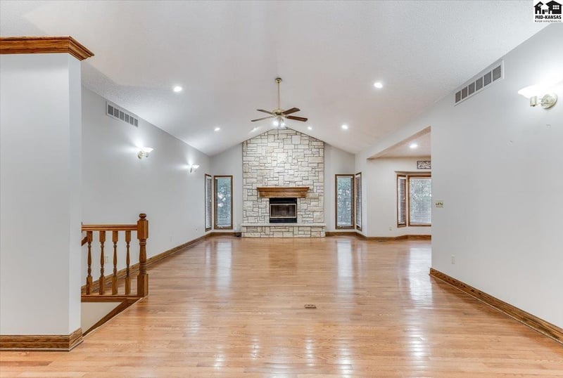 321 Chisholm Rd, Inman, KS 67546