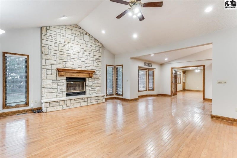 321 Chisholm Rd, Inman, KS 67546