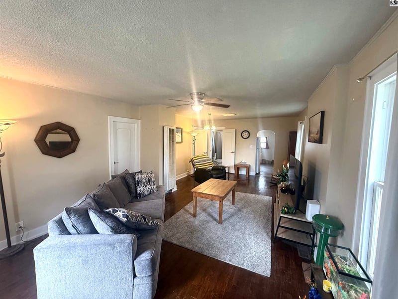 603 E 1st St, Mcpherson, KS 67460
