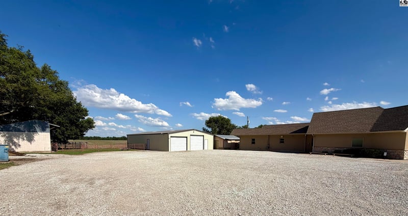 816 Grand , Lyons, KS 67554