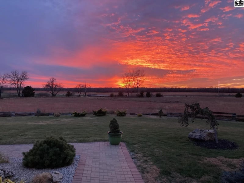 2100 East Lake Rd, Newton, KS 67114