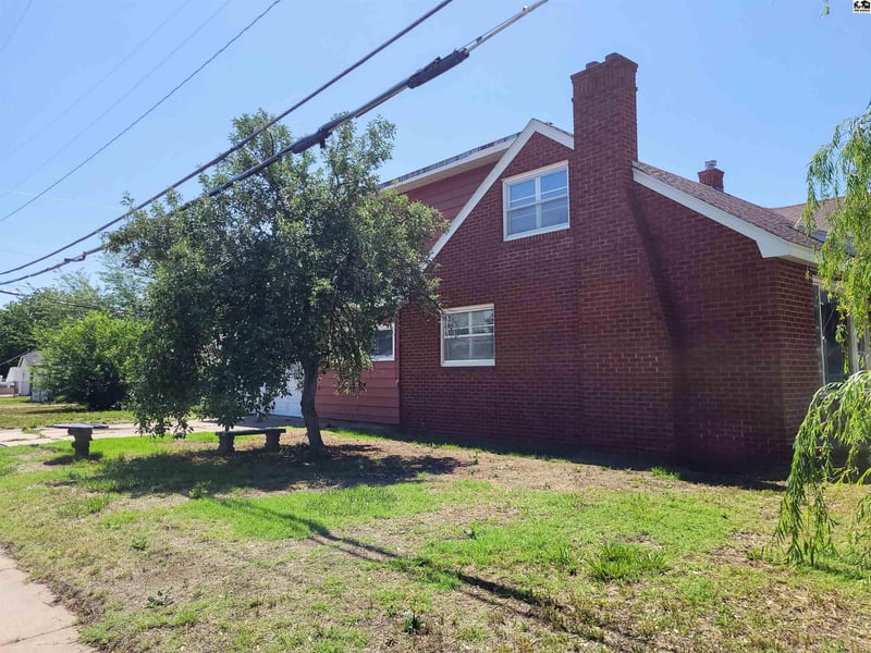 2122 Madison St, Great Bend, KS 67530