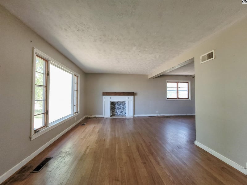2122 Madison St, Great Bend, KS 67530