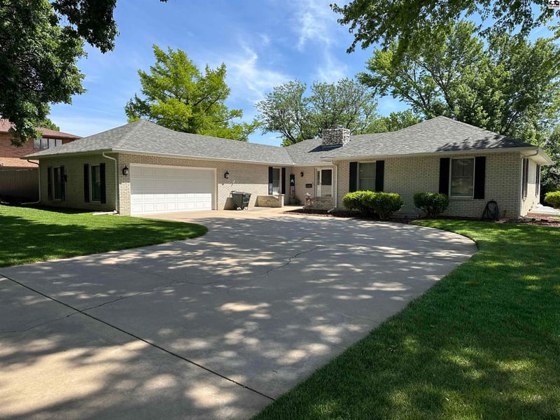 430 Saratoga Ct, Pratt, KS 67124