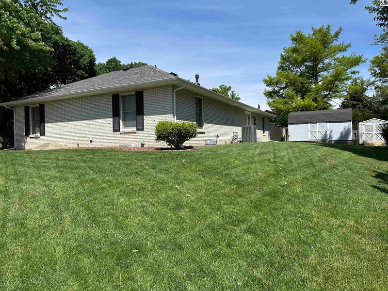 430 Saratoga Ct, Pratt, KS 67124