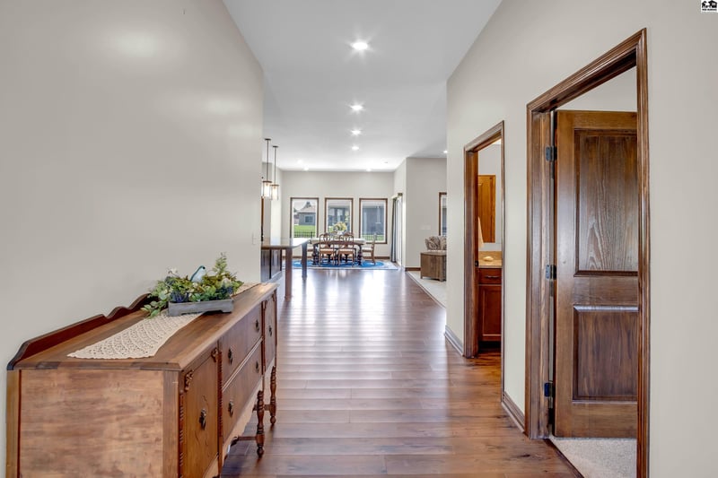 916 Veranda Cr, Mcpherson, KS 67460