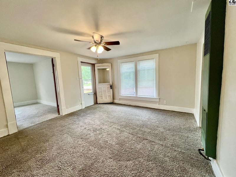 1125 Monroe St, Hutchinson, KS 67501