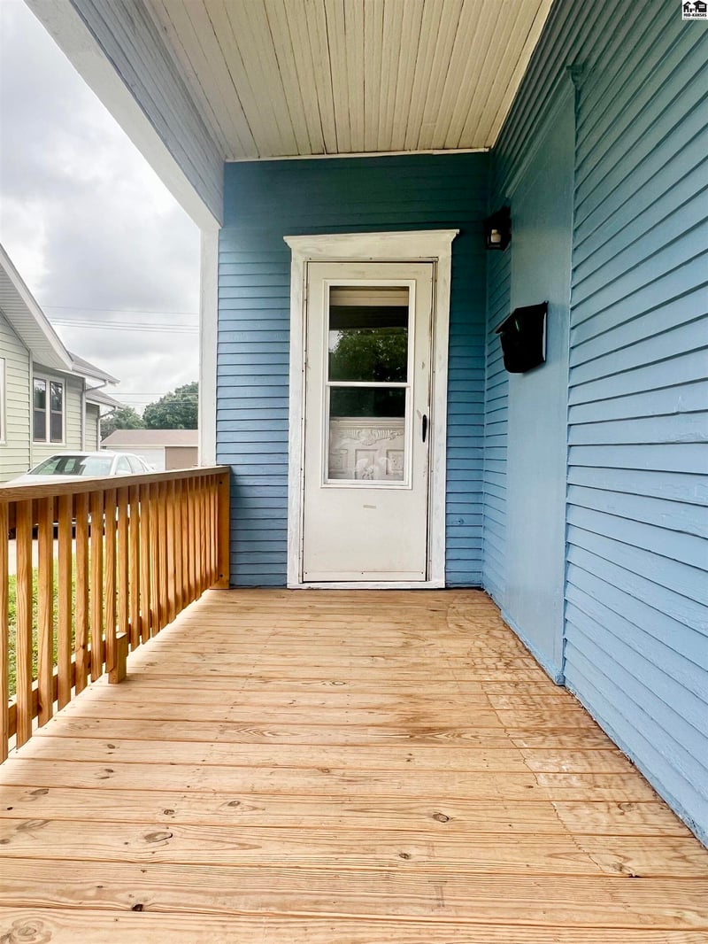 1125 Monroe St, Hutchinson, KS 67501