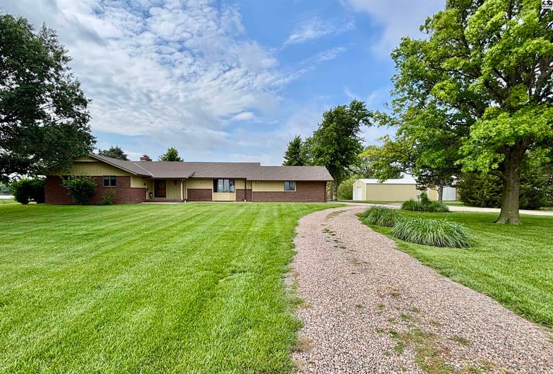1235 Frontier Rd, Mcpherson, KS 67460