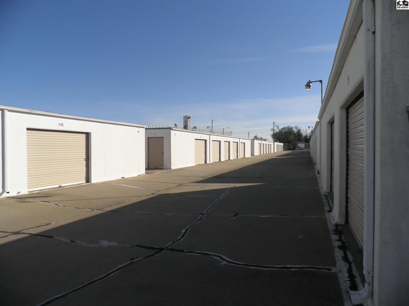 327 Superior St, Hutchinson, KS 67501