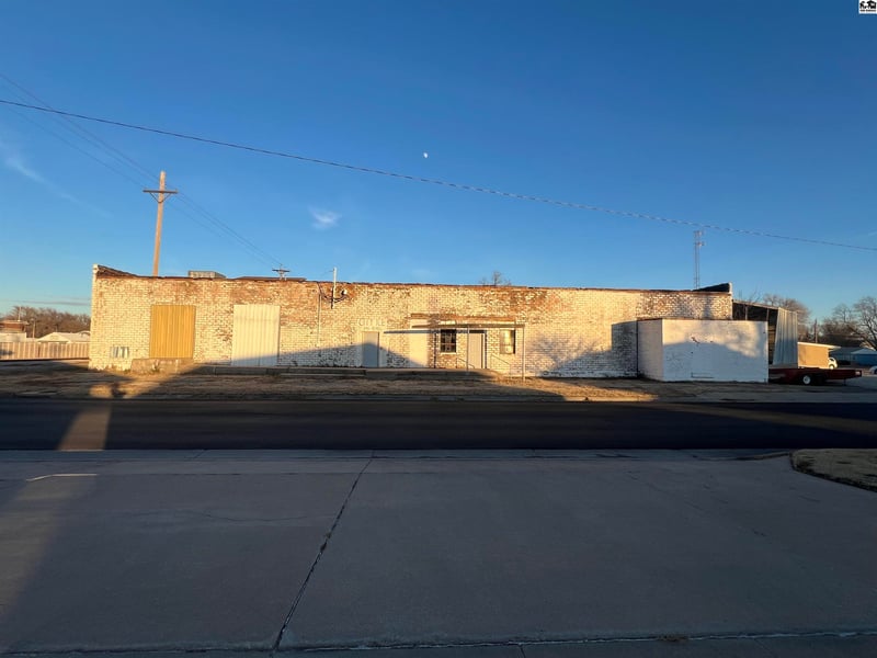 310 Oak St, Mcpherson, KS 67460