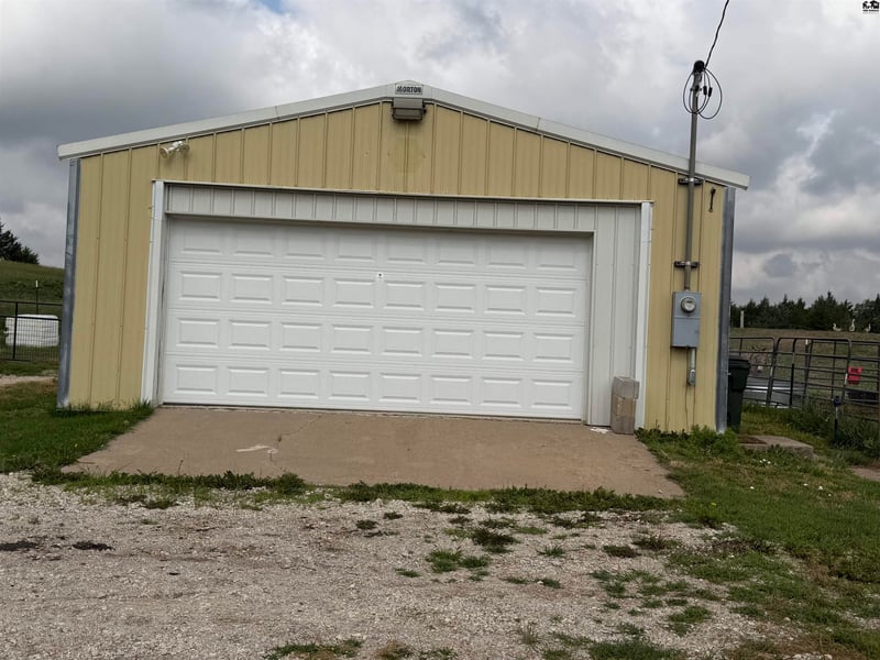 160 State St, Little River, KS 67457-4571