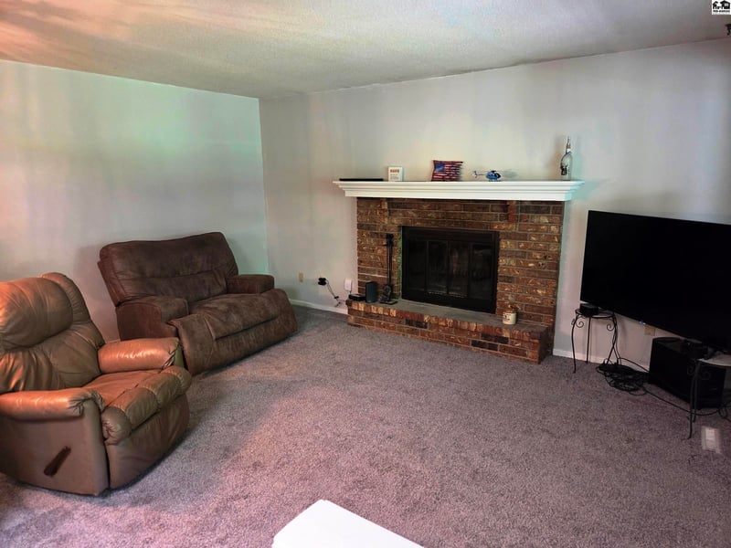 1000 Lorna Ln, Newton, KS 67114