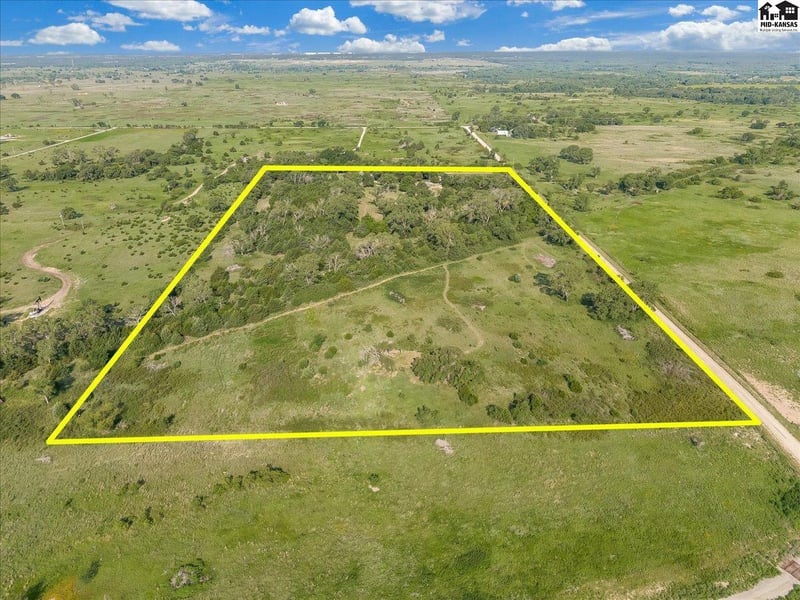14117 17th Ave, Buhler, KS 67522