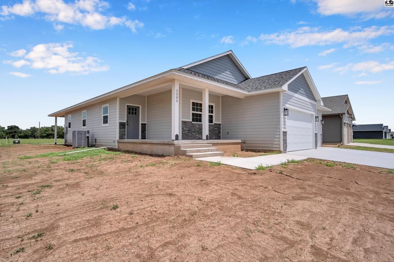 1205 Genesis Dr, Mcpherson, KS 67460