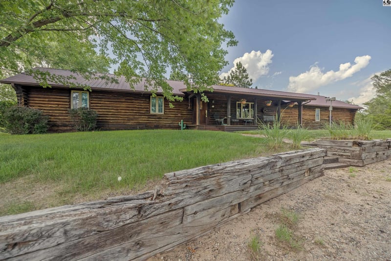 800 71st Ave, Hutchinson, KS 67502