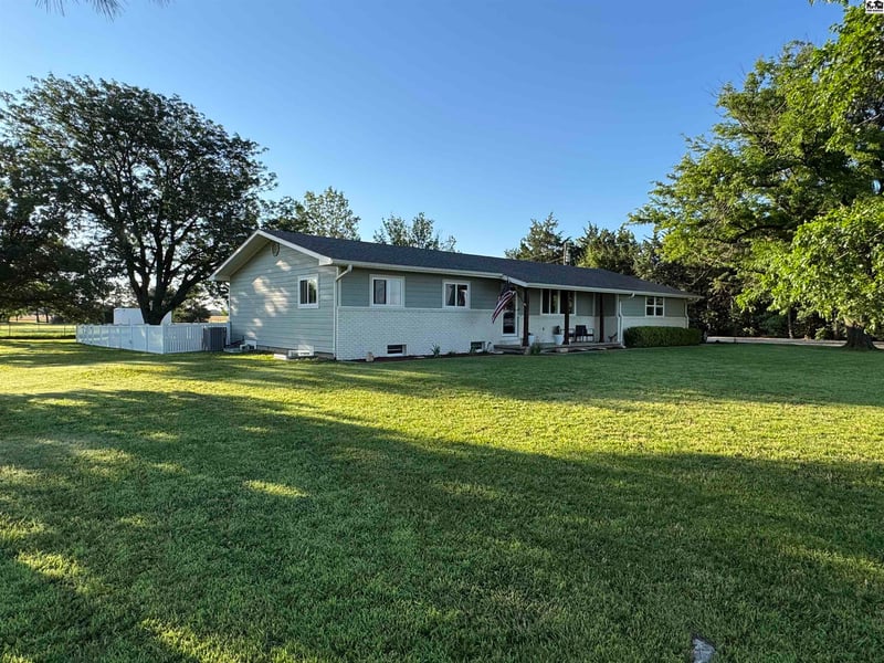 1386 12th Ave, Mcpherson, KS 67460