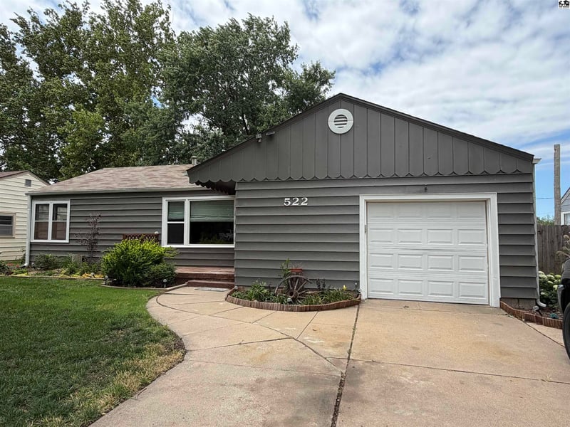 522 Hartup St, Mcpherson, KS 67460