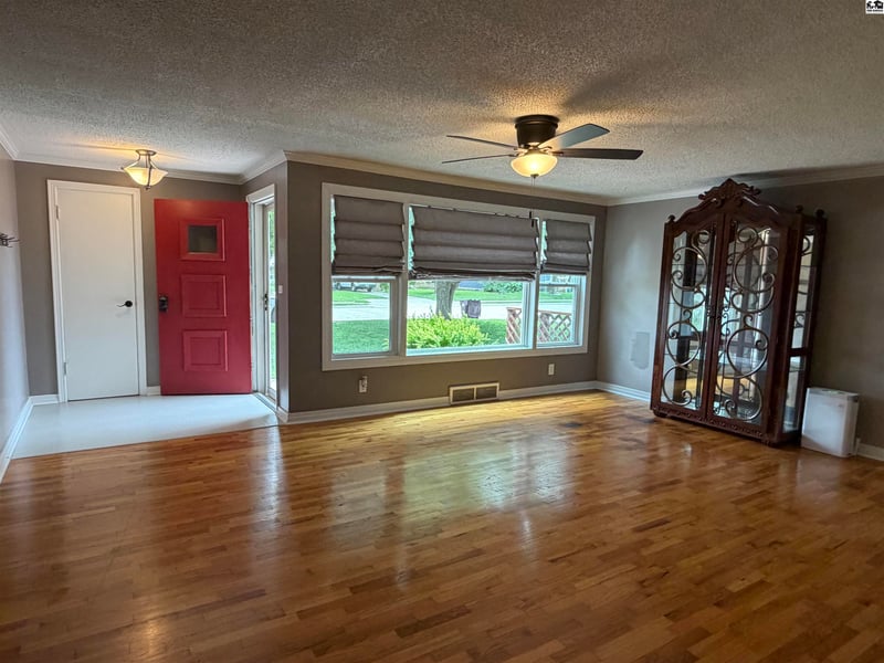 522 Hartup St, Mcpherson, KS 67460
