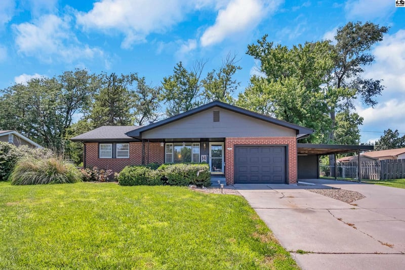 102 Eby St, Mcpherson, KS 67460