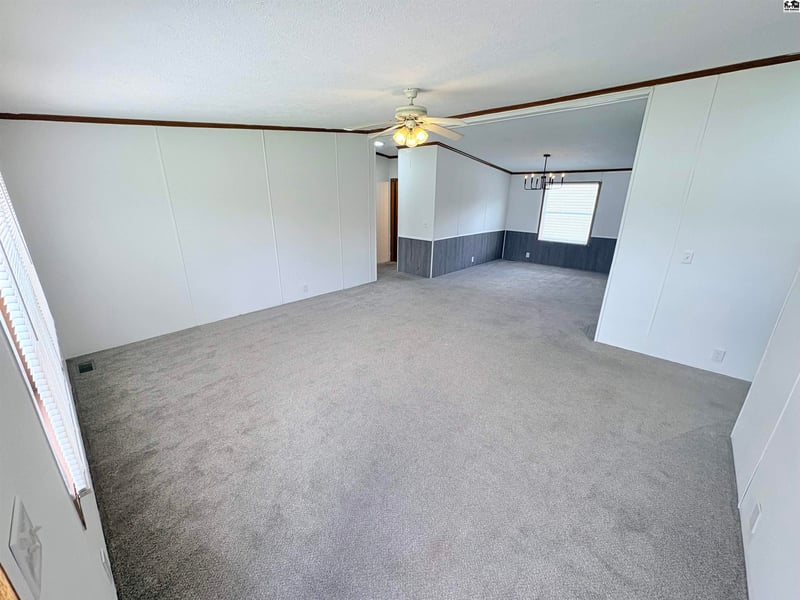 816 Deerfield Rd, Mcpherson, KS 67460