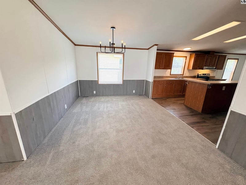 816 Deerfield Rd, Mcpherson, KS 67460