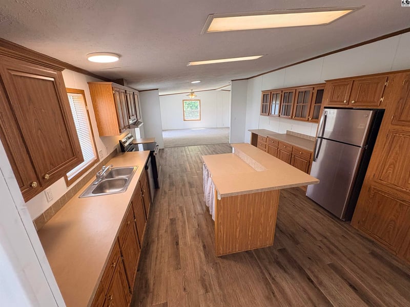 816 Deerfield Rd, Mcpherson, KS 67460