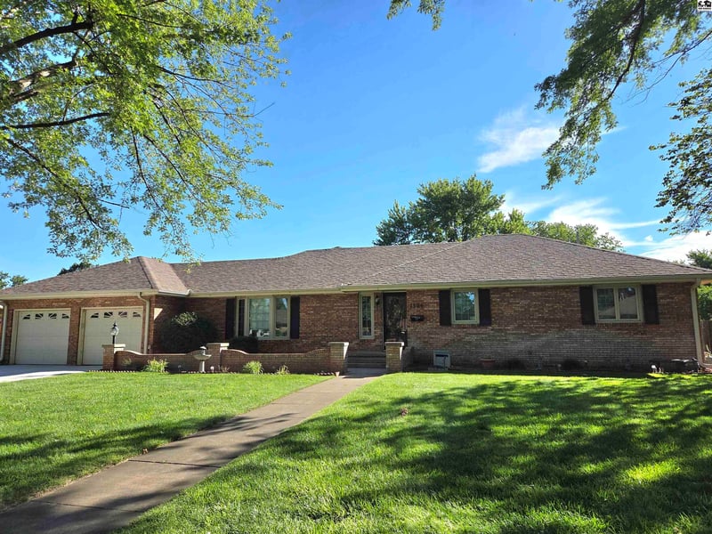 1306 Bristol Rd, Hutchinson, KS 67502