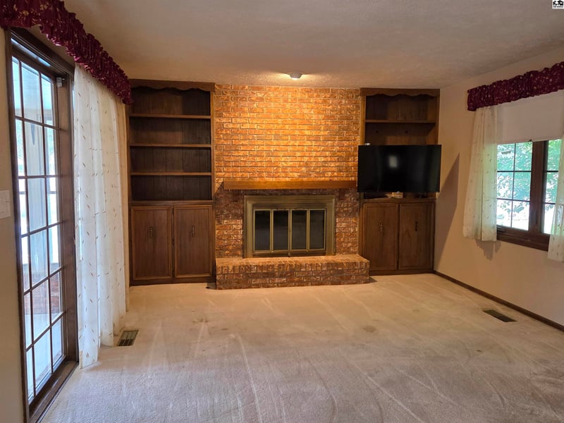 1306 Bristol Rd, Hutchinson, KS 67502